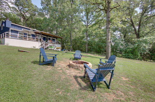 Foto 15 - Home On Lake Bob Sandlin w/ Private Boat Dock