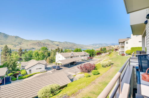 Photo 3 - Chelan Vacation Rental w/ Balcony & Views