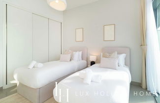 Photo 2 - LUX The Beachfront Island View Suite