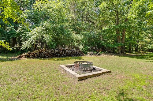 Foto 7 - Secluded Diamond City Home w/ Fire Pit