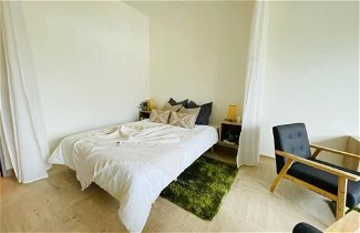 Photo 2 - Spacious 1bed in City Center