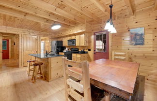 Foto 2 - 3 BDR Log Cabin in Cozy Resort w/ Private Hot Tub