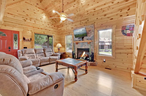 Foto 6 - 3 BDR Log Cabin in Cozy Resort w/ Private Hot Tub