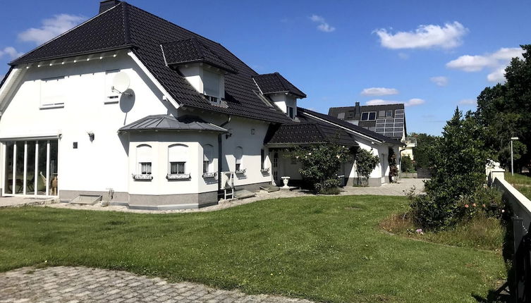 Photo 1 - Room in Apartment - Haus Im Grünen / House in the Green