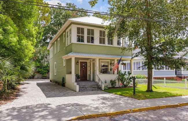 Casa Doble - Two Units, One Location! - Foto 1