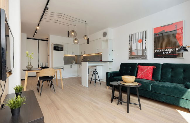 Piaseczno Stylish Apartment by Renters - Photo 17