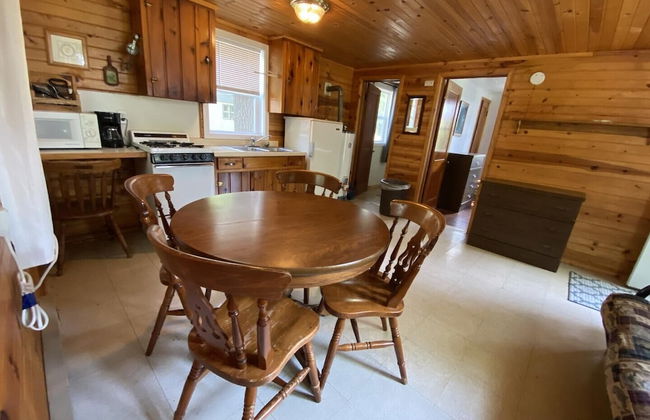 Lincolnwood Cabin 4 - Photo 5