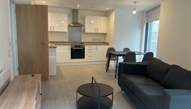 Photo 1 - Charming 2-bed Apartment in Salford Newly Built