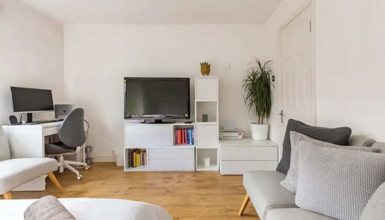 Foto 1 - Sunny 3BD House W/private Garden - Wapping