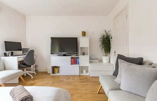 Photo 1 - Sunny 3BD House W/private Garden - Wapping