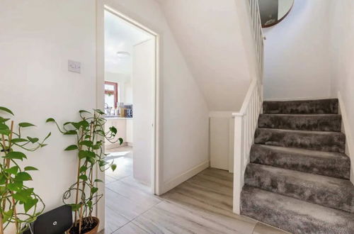 Photo 16 - Sunny 3BD House W/private Garden - Wapping