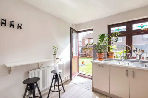 Foto 9 - Sunny 3BD House W/private Garden - Wapping