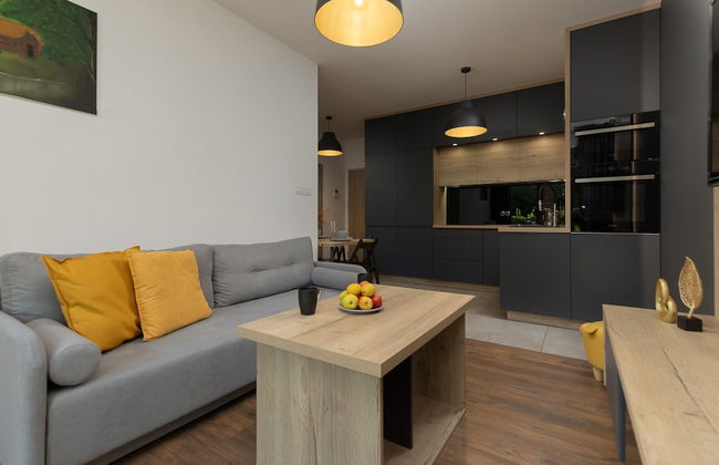 Modern Zoliborz Apartment by Renters - Photo 13