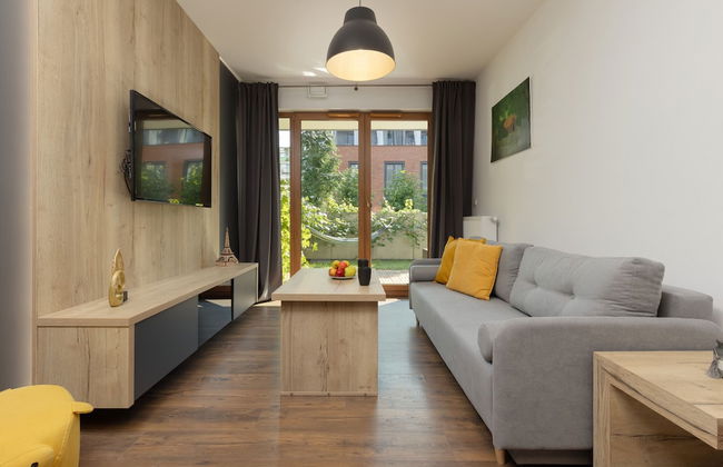 Modern Zoliborz Apartment by Renters - Photo 1