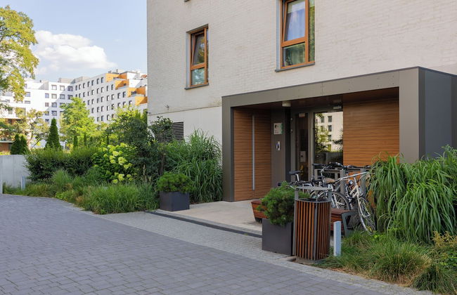 Modern Zoliborz Apartment by Renters - Photo 36