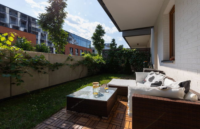 Modern Zoliborz Apartment by Renters - Photo 18