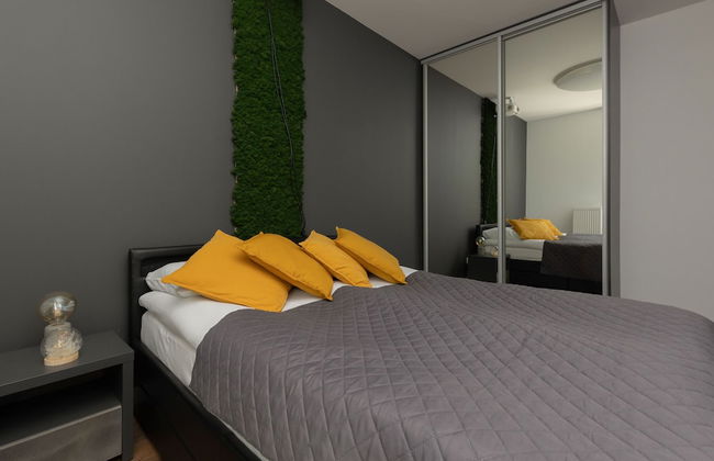 Modern Zoliborz Apartment by Renters - Photo 4