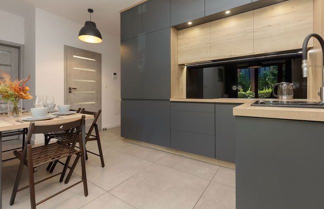 Modern Zoliborz Apartment by Renters - Photo 9