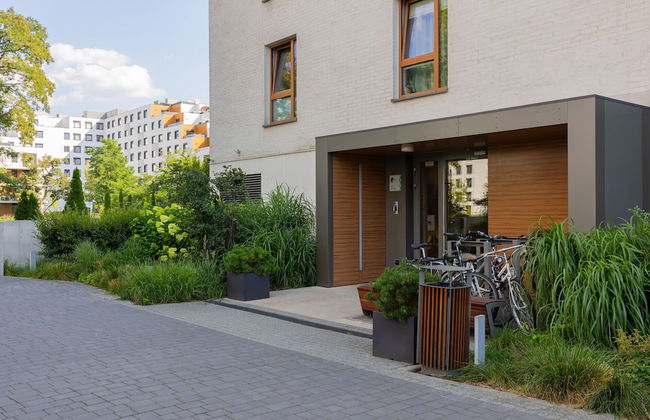 Modern Zoliborz Apartment by Renters - Photo 25