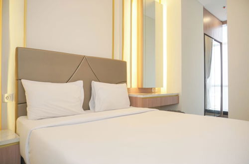 Photo 4 - Comfort And Elegant 2Br Sudirman Suites Apartment