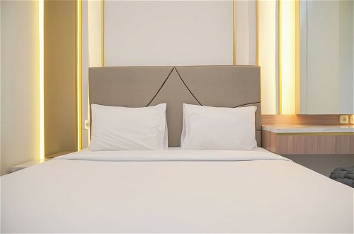 Photo 3 - Comfort And Elegant 2Br Sudirman Suites Apartment