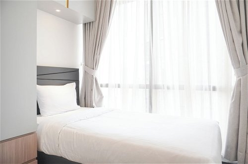 Photo 5 - Comfort And Elegant 2Br Sudirman Suites Apartment