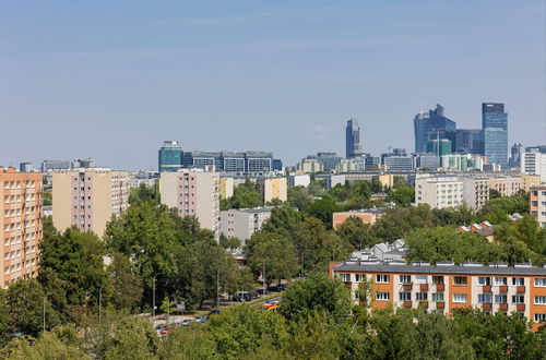 Photo 33 - Trendy Warsaw Apartment by Renters