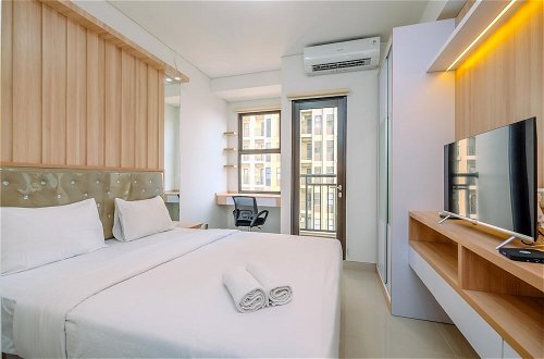 Photo 4 - Cozy Living And Homey Studio Transpark Cibubur Apartment