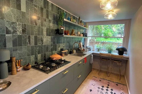 Photo 7 - Luxury 2BD Flat W/private Garden - Kentish Town