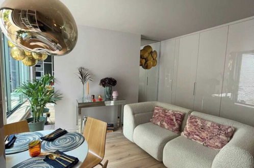 Foto 16 - Luxury 2BD Flat W/private Garden - Kentish Town