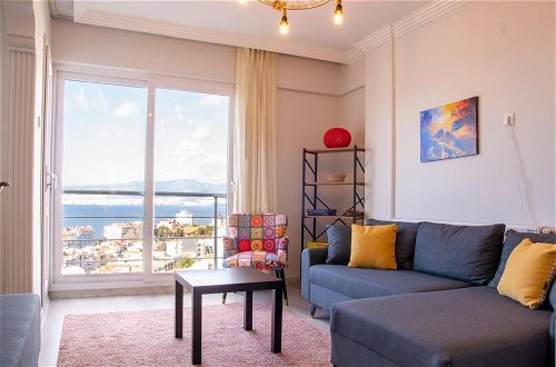Photo 6 - Lovely Flat in Konak With Sea View and Balcony
