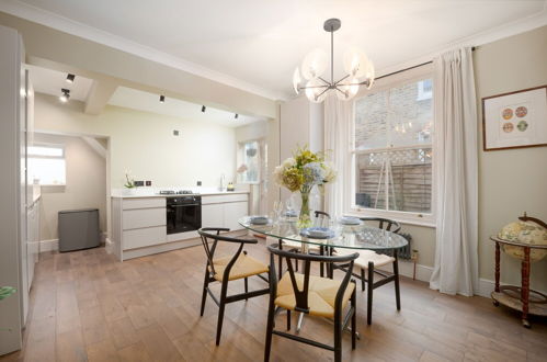 Photo 5 - Spacious two Bedroom Maisonette With Private Garden in Balham by Underthedoormat