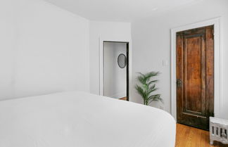 Photo 2 - Home w 1BR Kitchen&Wi-Fi near Larchmont