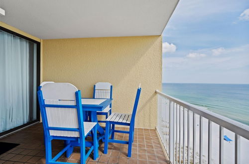 Foto 14 - Beachfront Condo on White Sands Multiple Pools