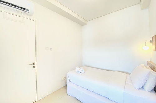 Photo 9 - Cheerful And Homey 2Br Apartment At Parahyangan Residence