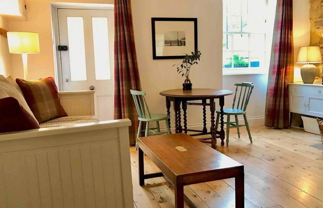Beachfront Apartment With Woodburner & Courtyard - Foto 1