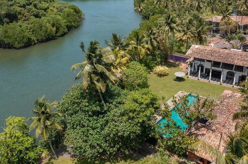 Photo 23 - Lovely Lakeside Villa With Large Pool Poolside Dining