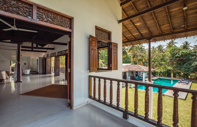 Lovely Lakeside Villa With Large Pool Poolside Dining - Foto 11