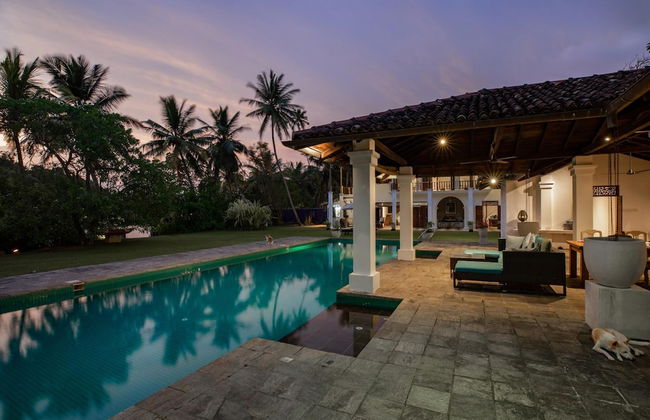 Lovely Lakeside Villa With Large Pool Poolside Dining - Foto 6