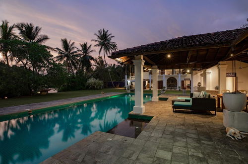 Photo 6 - Lovely Lakeside Villa With Large Pool Poolside Dining