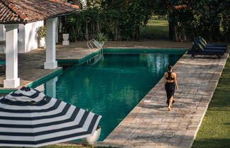 Photo 2 - Lovely Lakeside Villa With Large Pool Poolside Dining