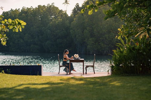 Photo 18 - Lovely Lakeside Villa With Large Pool Poolside Dining