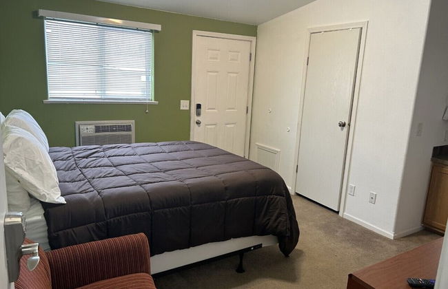 6 Plex Rental - Photo 5