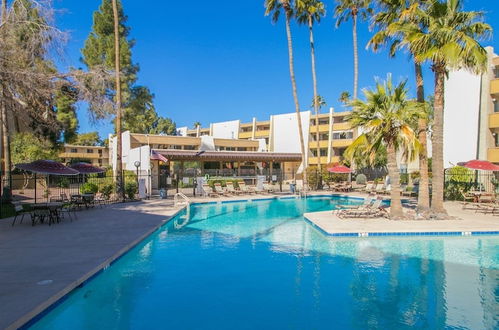 Photo 4 - Cozy 2-bdrm Condo in Heart of Old Town Scottsdale