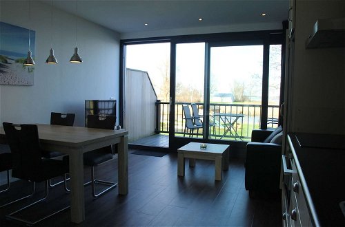 Foto 3 - Charming Apartment in Langweer With Jetty