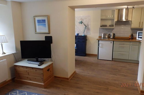 Photo 13 - Spacious 1 Bedroom Cottage Between Coasts