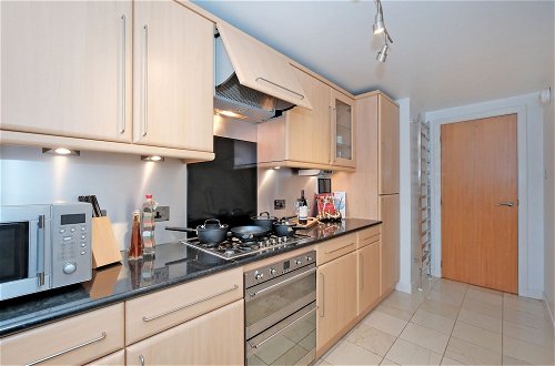 Photo 9 - Great City Centre Apartment in Aberdeen, Scotland