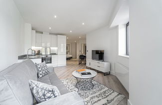 Photo 1 - Seven Living Solihull - Broadoaks Studio