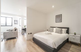 Photo 2 - Seven Living Solihull - Broadoaks Studio