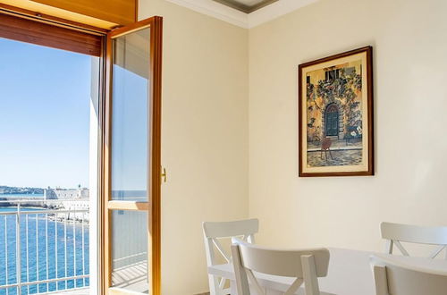 Foto 18 - Ortigia Seafront Apartment by Wonderful Italy